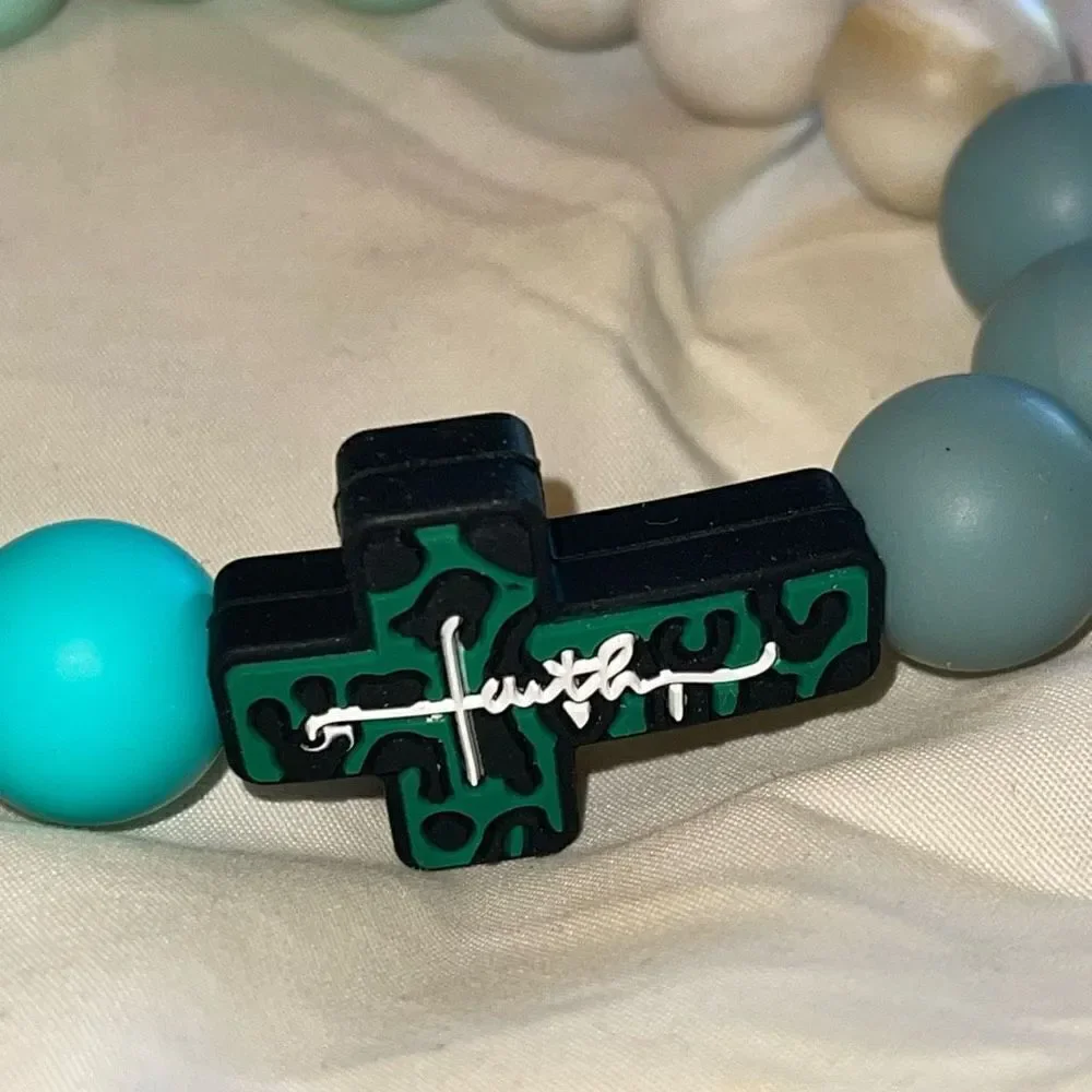 Keychain bracelet wristlet silicone beaded Faith Cross Christ Christian Leopard